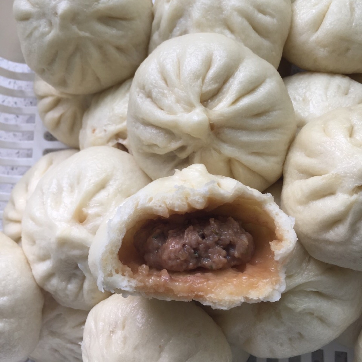 肉包子,杠杠的