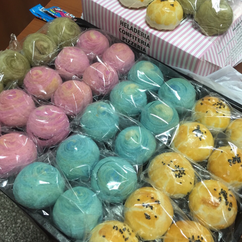 蛋黄酥~紫薯、抹茶、原味~花好月圆，中秋快乐~内附一次做六色蛋黄酥方法~