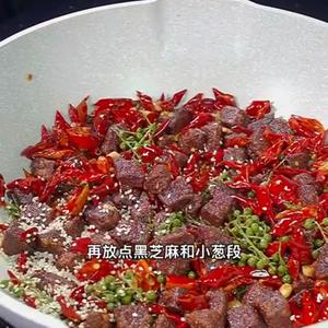 【搬运】麻辣香煸干炸猪肝的做法 步骤14