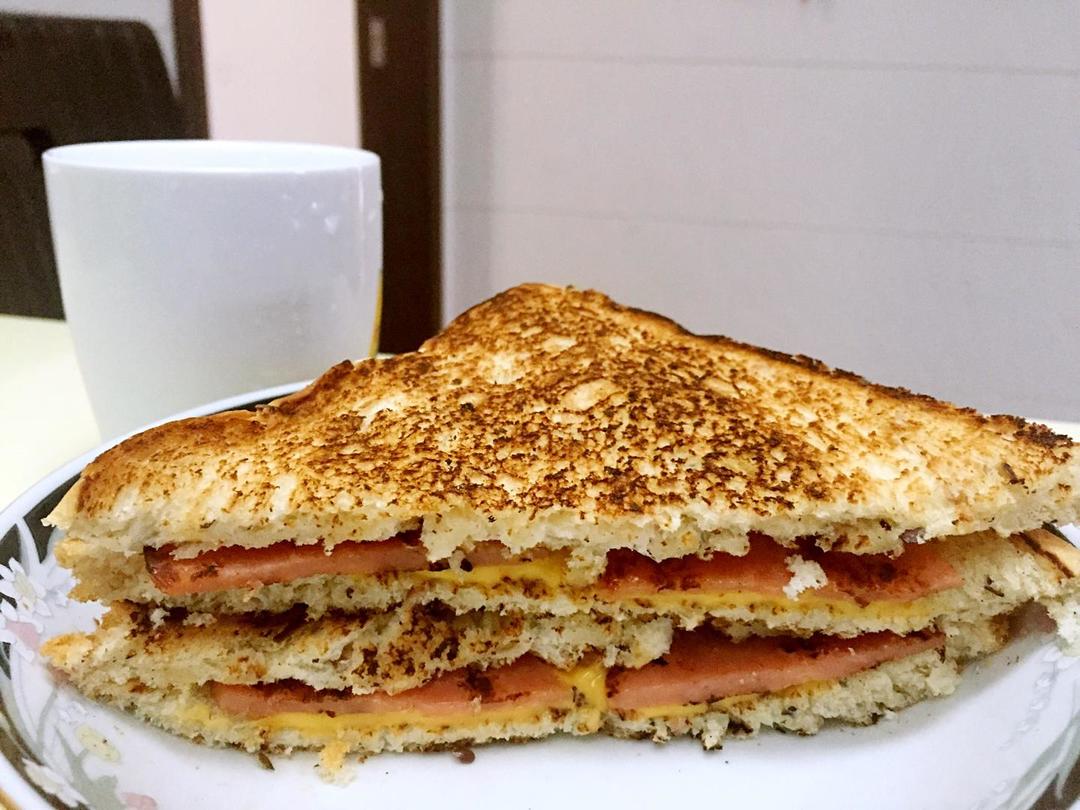 火腿芝士吐司的做法