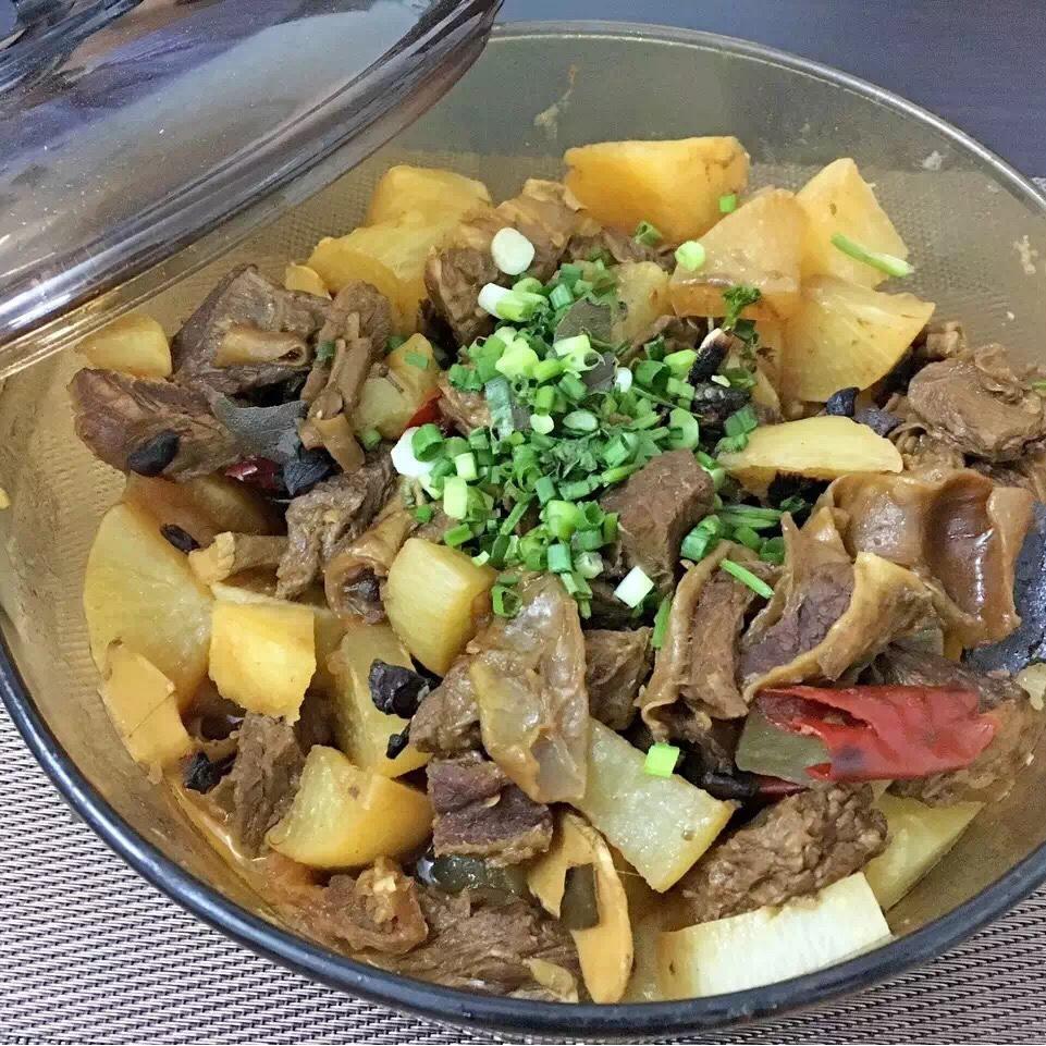 香辣牛腩煲