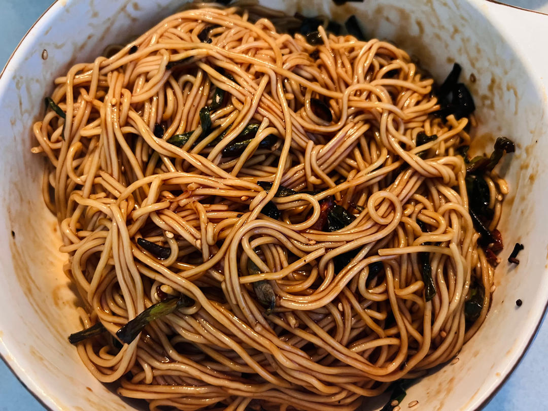 10分钟搞定的一碗葱油拌面