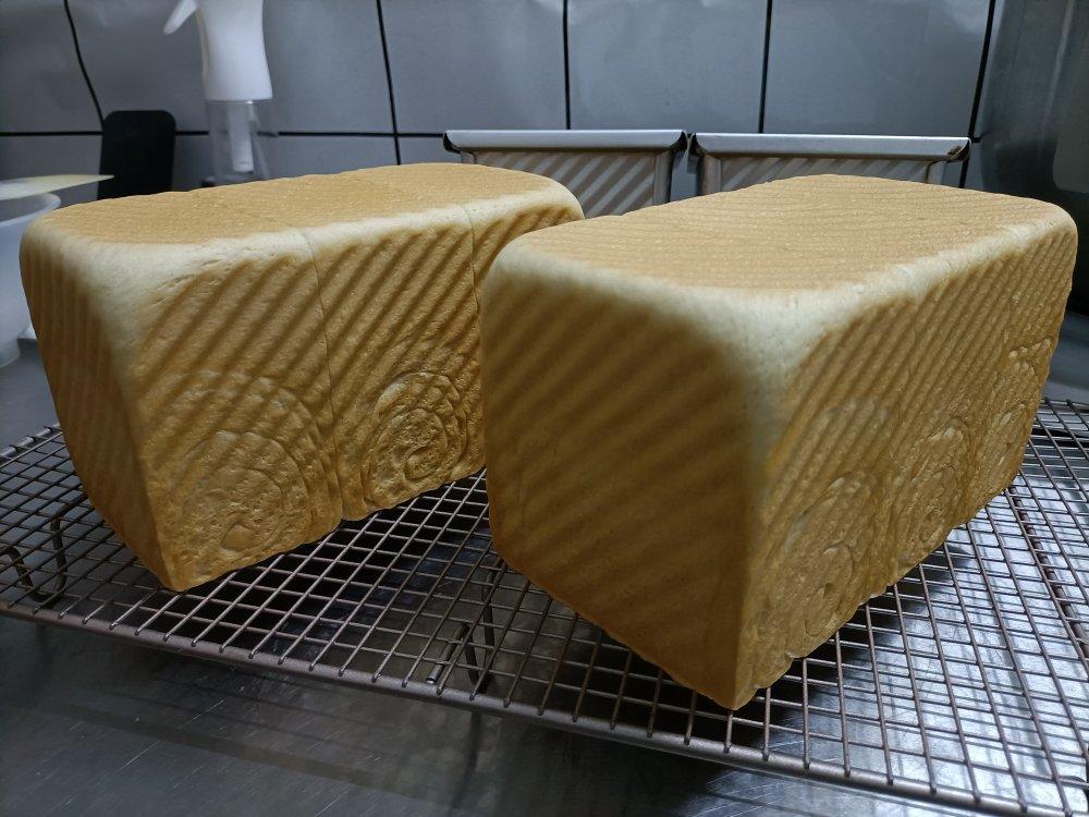 吐司，奶香手撕面包，超级香浓