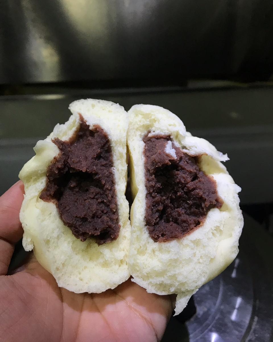 暄软可口的豆沙包