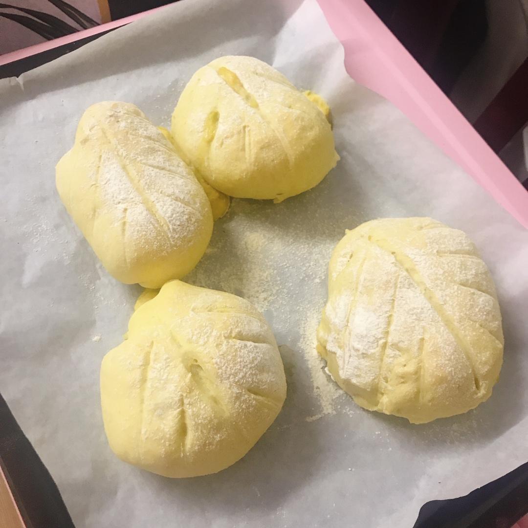 南瓜软欧包（手揉出膜）