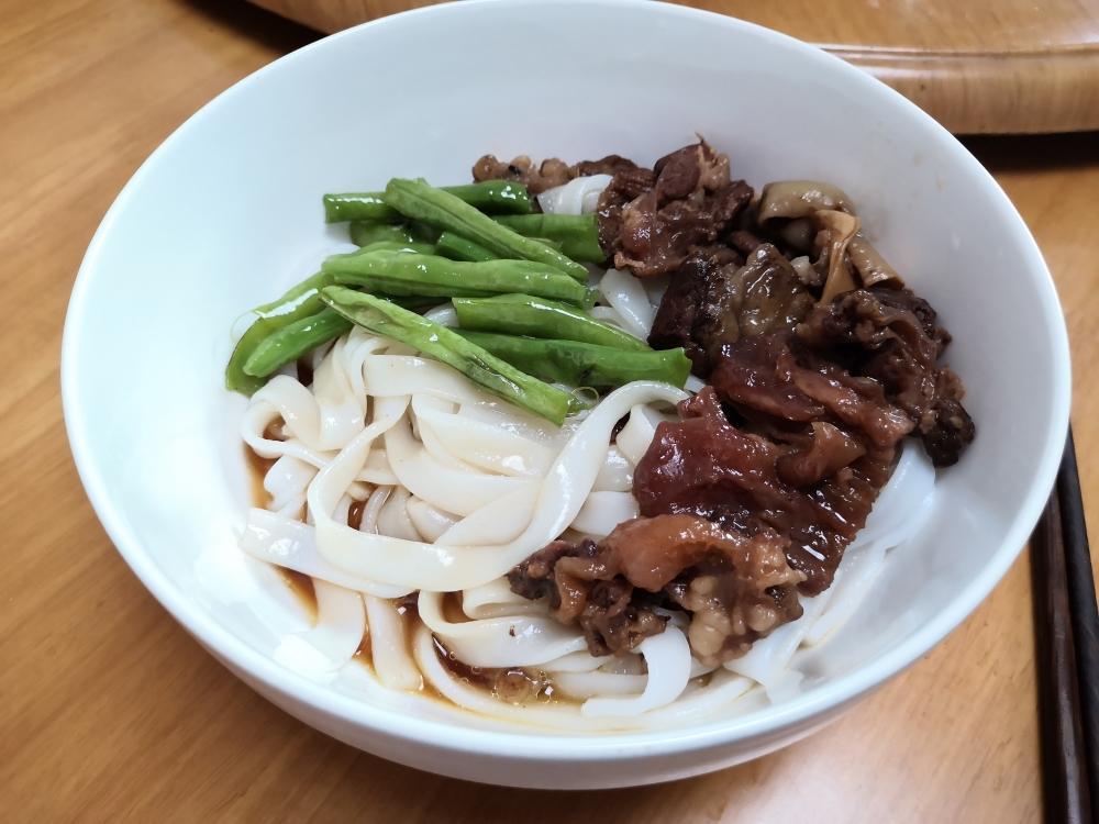 好姨焖牛腩的做法