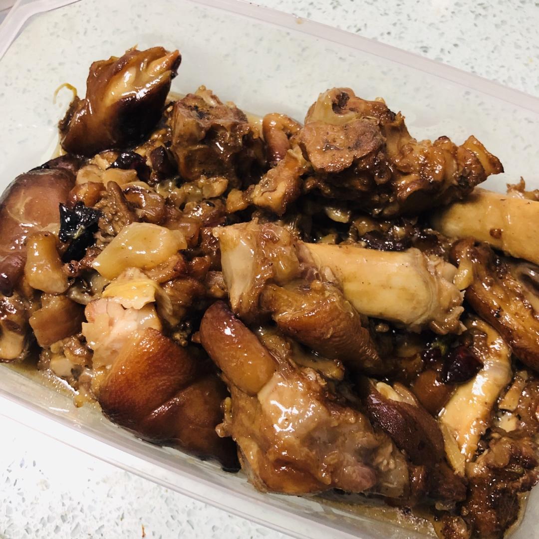 美味的家常菜：红烧猪蹄