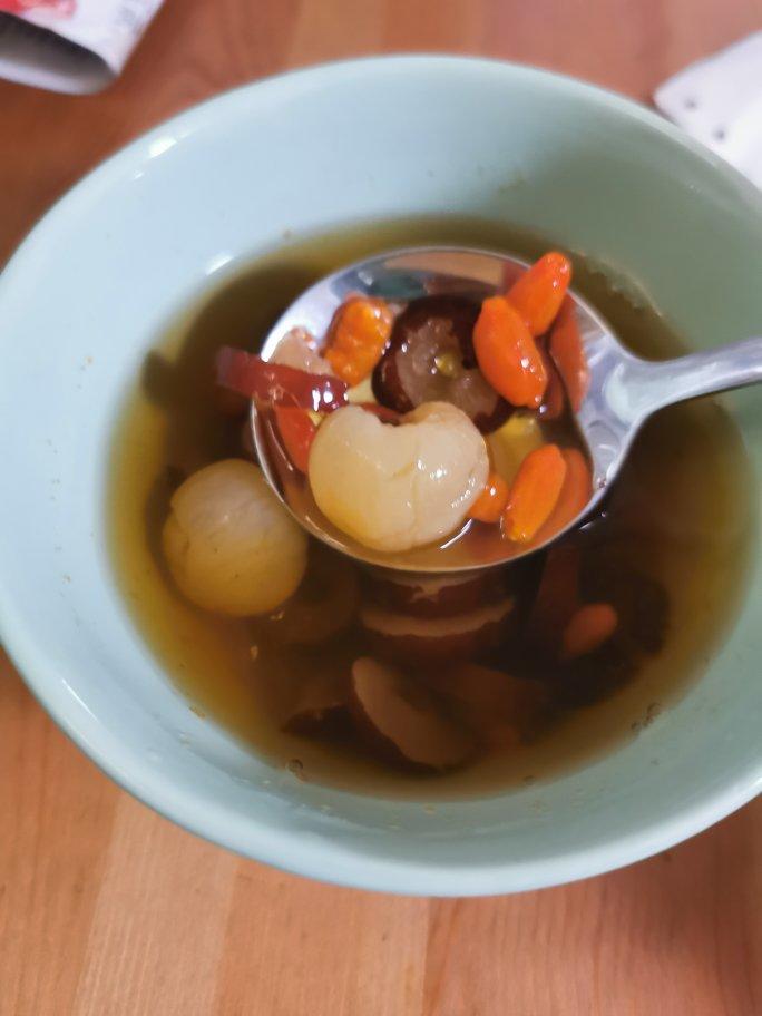 枇杷雪梨糖水【5月北鼎养生壶食谱】