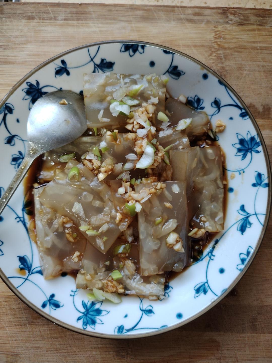 🔥凉拌猪皮冻❗️满满胶原蛋白常吃胜过你天天敷面膜