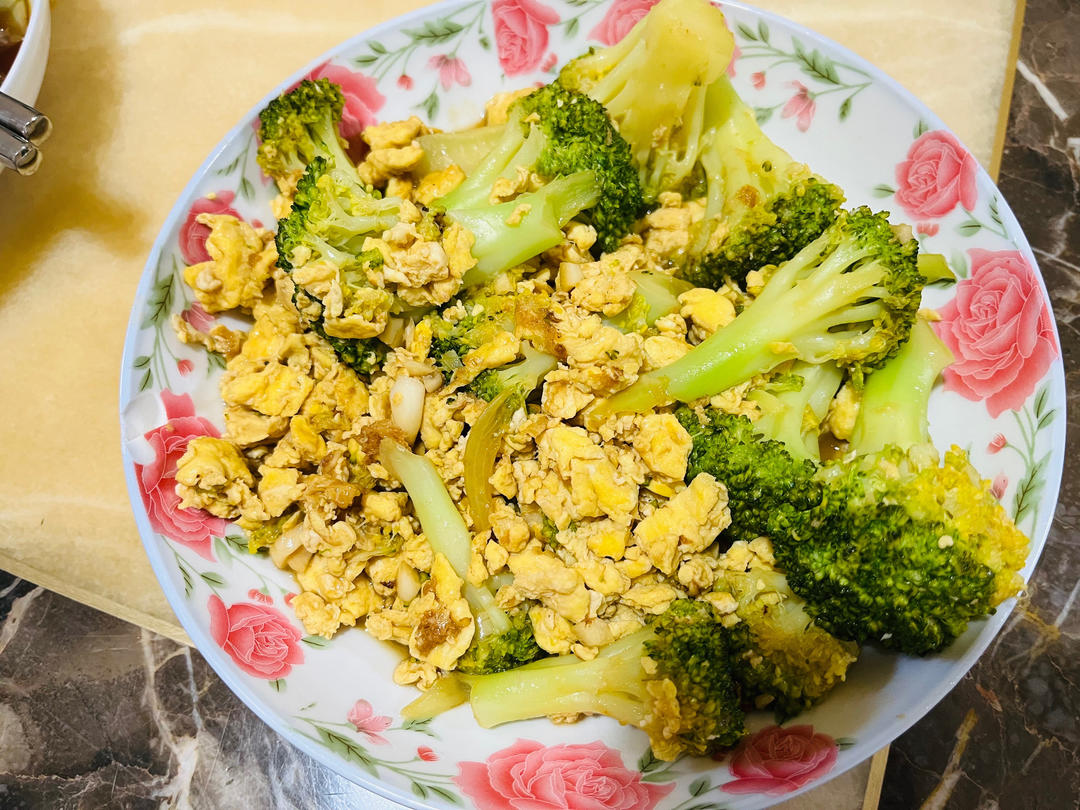 西兰花炒鸡蛋