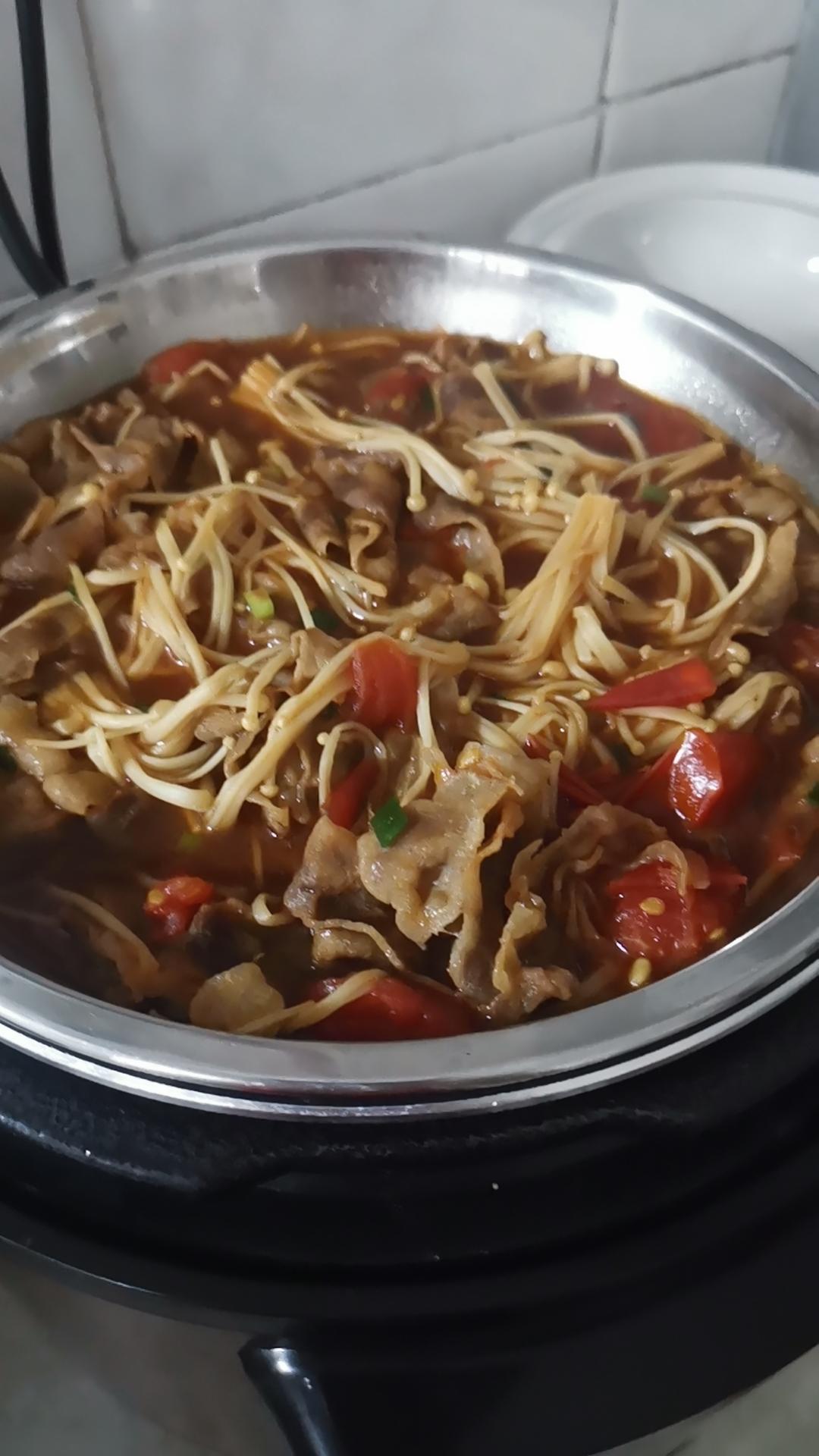 番茄金针菇肥牛