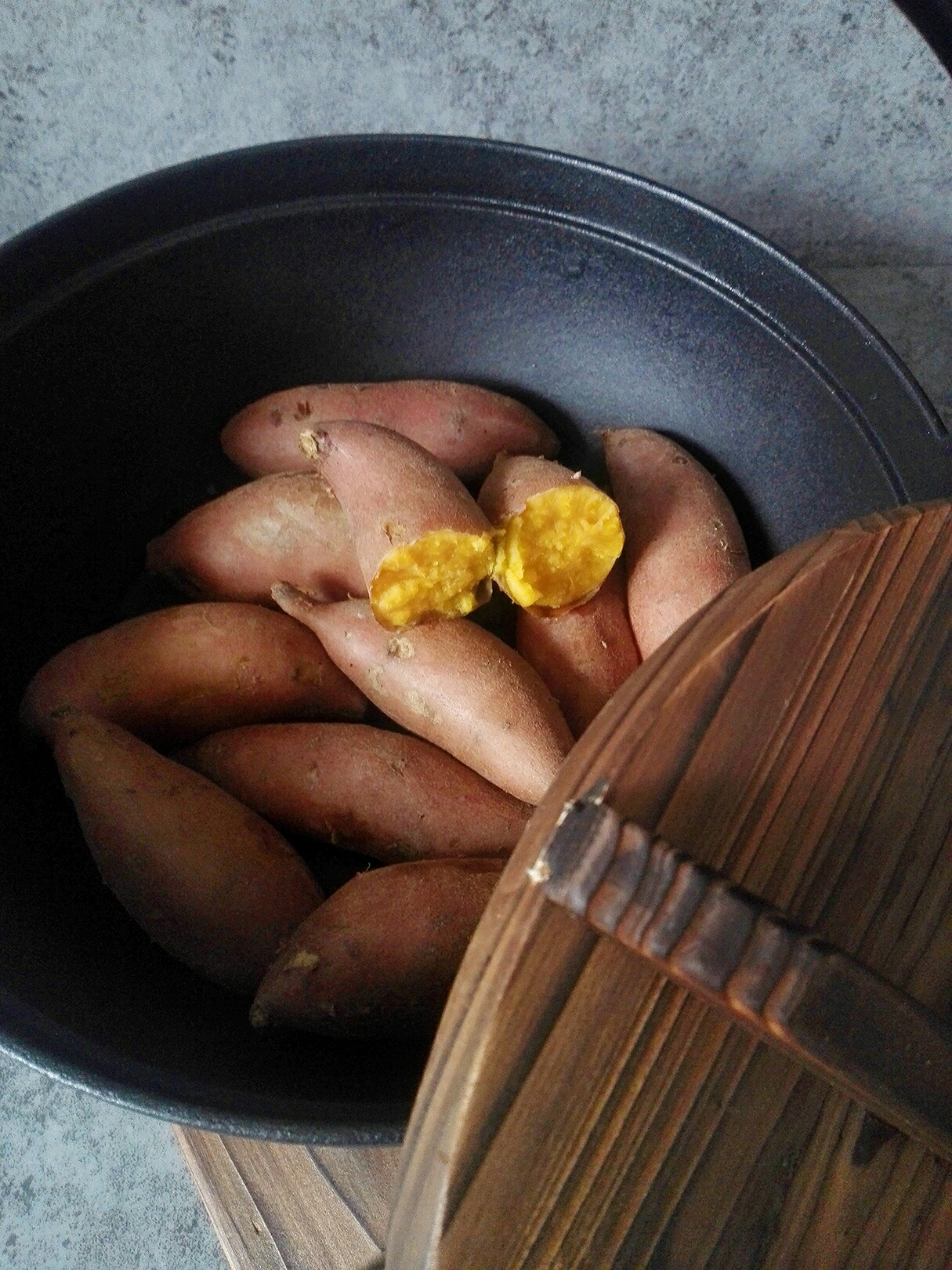 铸铁锅版烤红薯的做法
