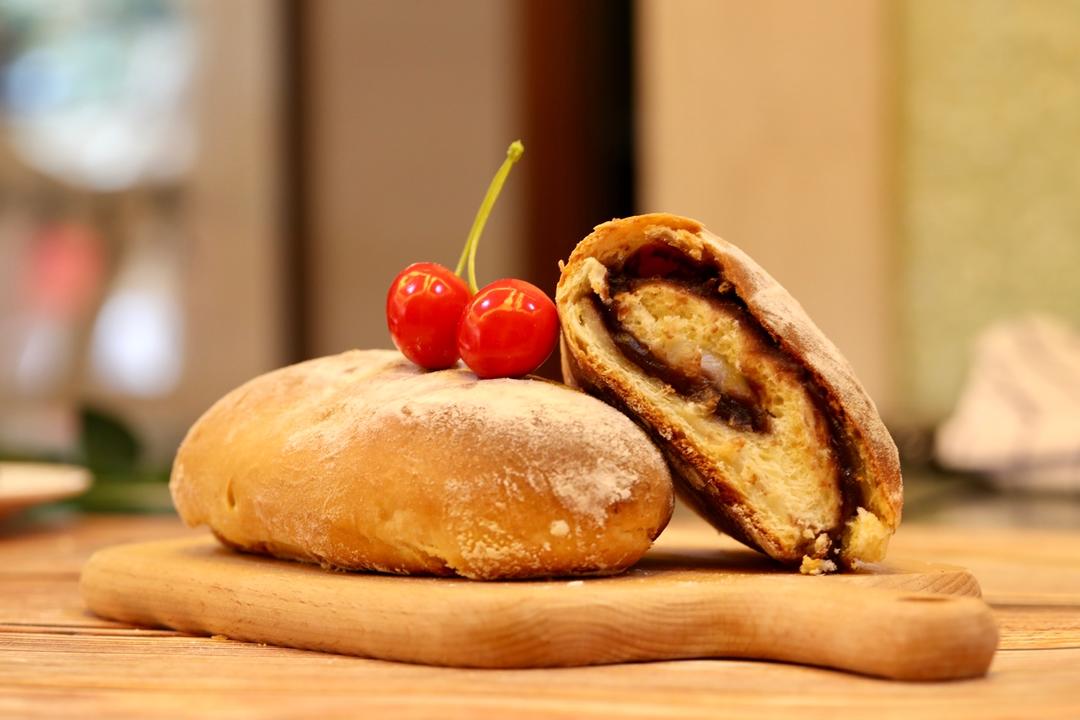 红豆/肉松麻薯软欧面包+石榴茶【曼食慢语】