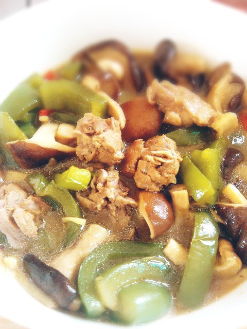 香菇鸡腿