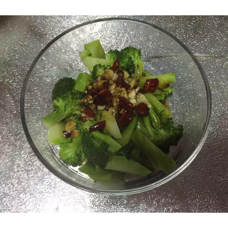 凉拌西兰花-辣的