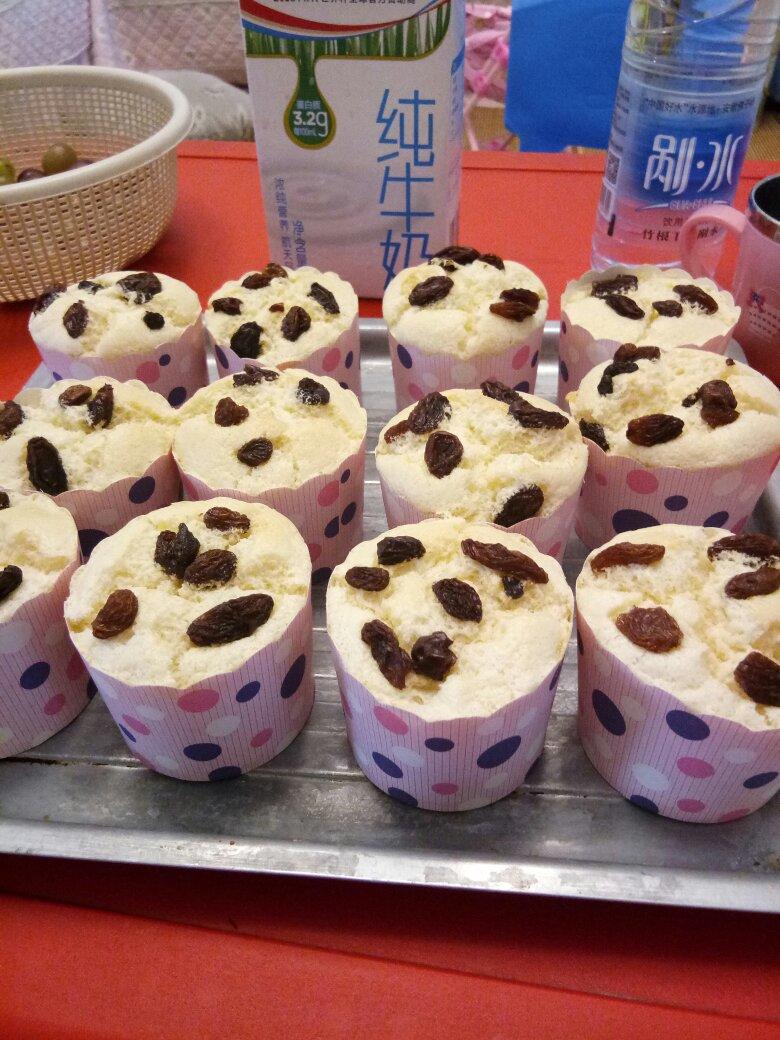 蔓越莓纸杯戚风小蛋糕
