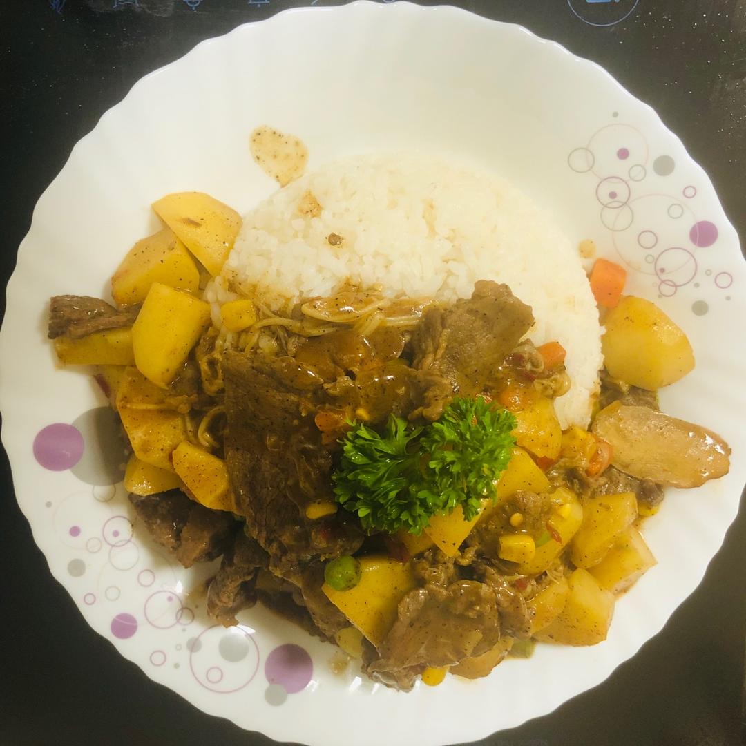 土豆牛肉盖饭