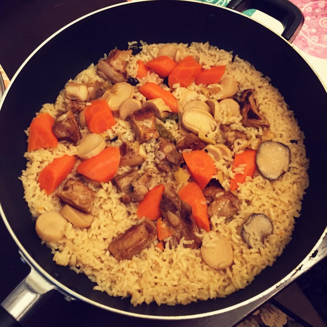 喷香排骨焖饭（爆好吃）