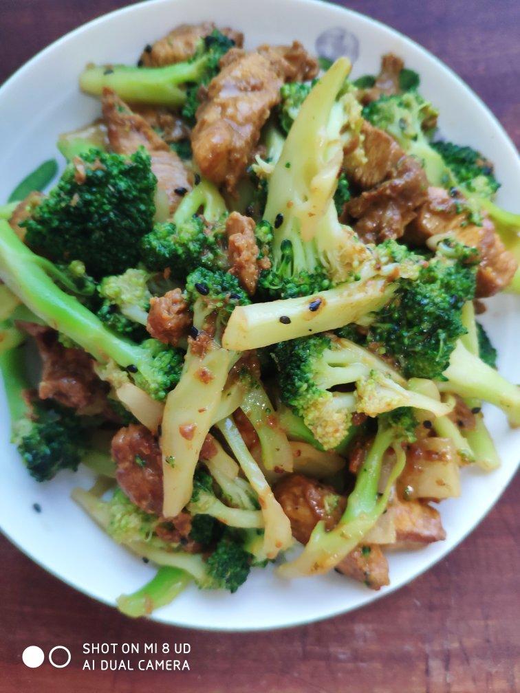 西兰花炒鸡胸肉