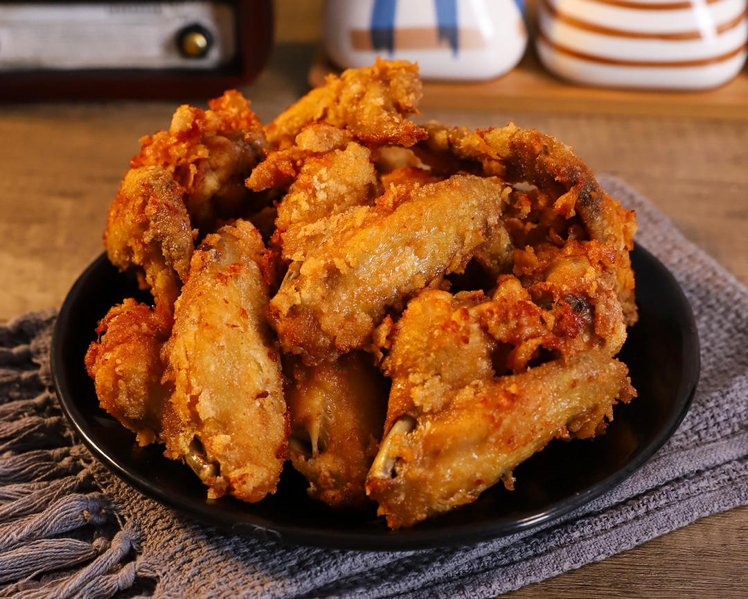 蒜香脆皮鸡翅的做法