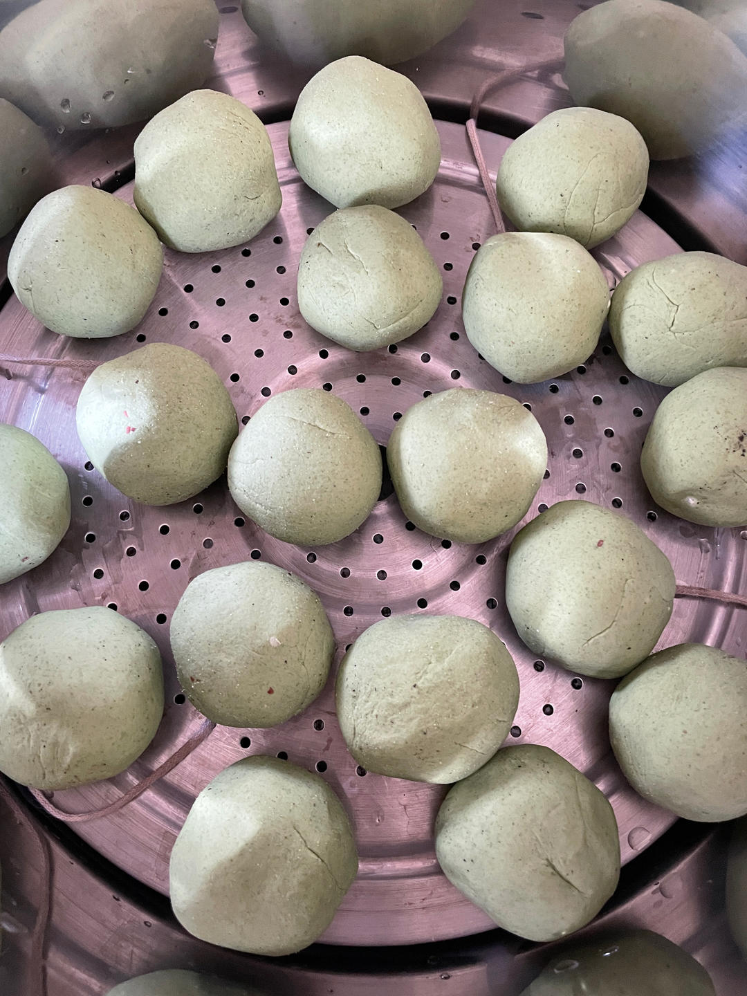 清明必吃的艾草青团