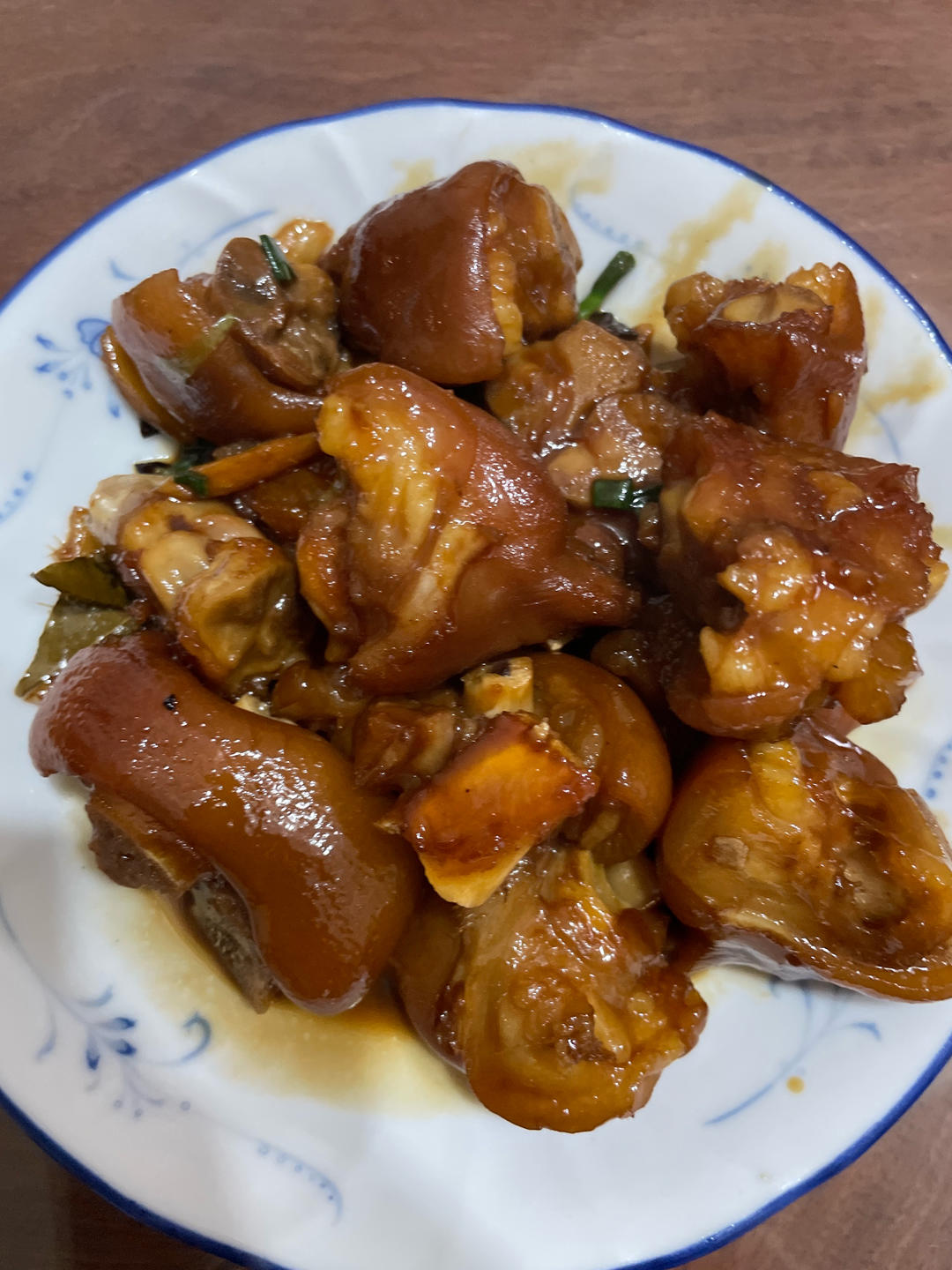 美味的家常菜：红烧猪蹄
