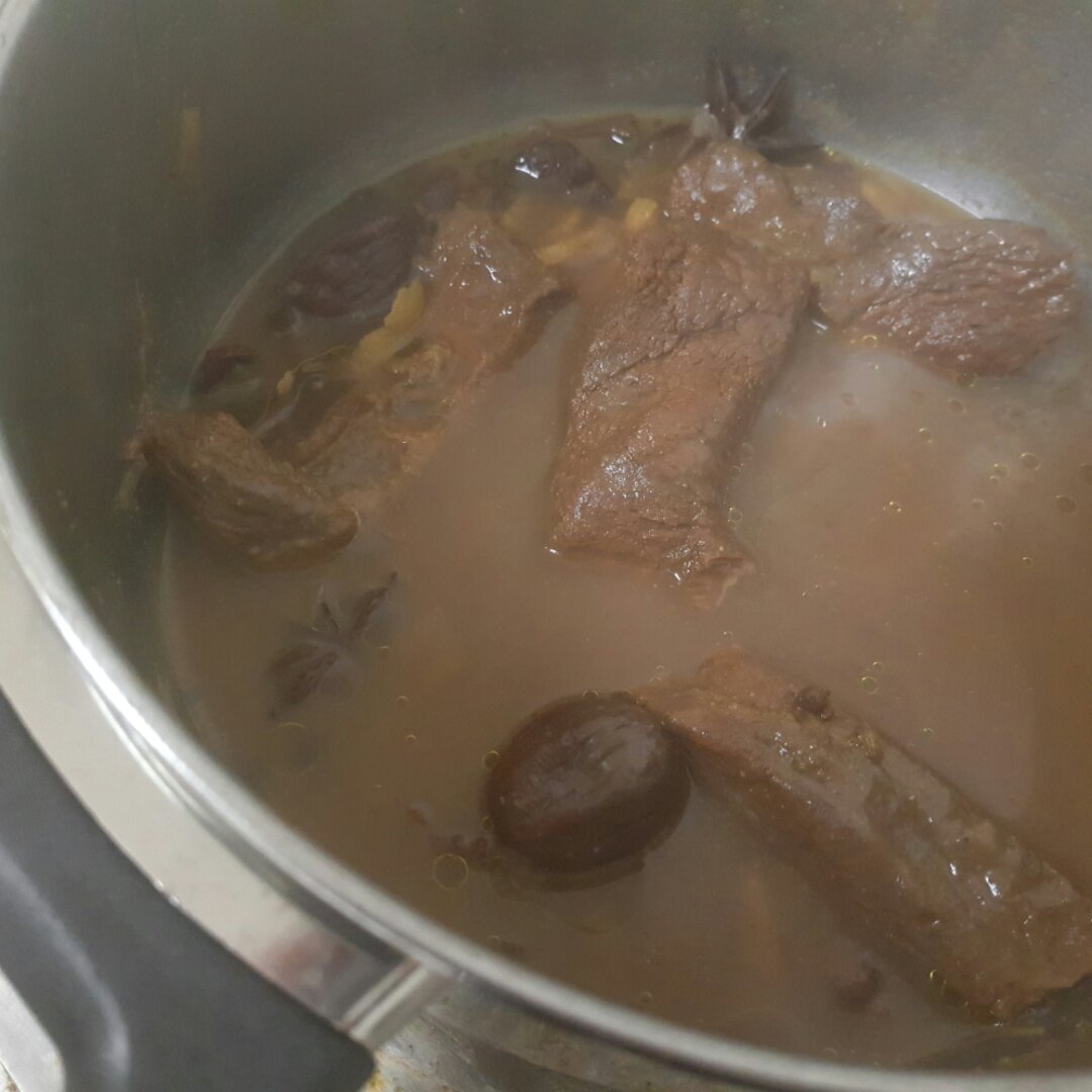卤牛肉片
