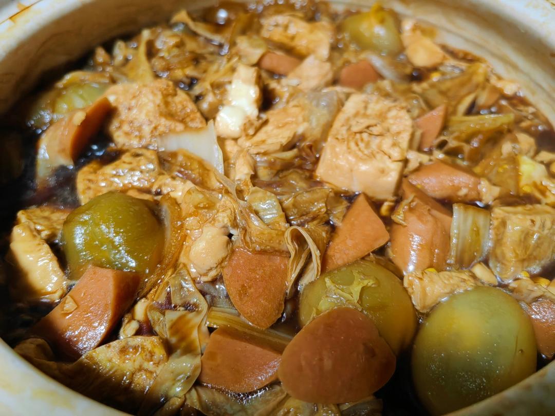 白菜三鲜豆腐煲