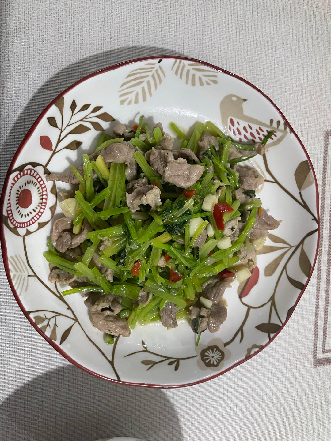 芹菜炒肉
