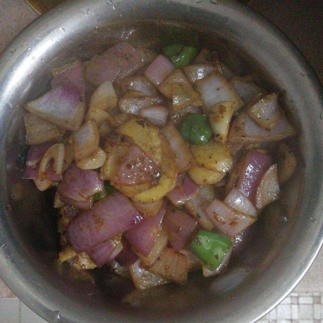 洋葱青椒炒土豆