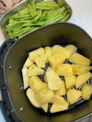 黑土地的硬菜-排骨炖土豆豆角的做法 步骤5