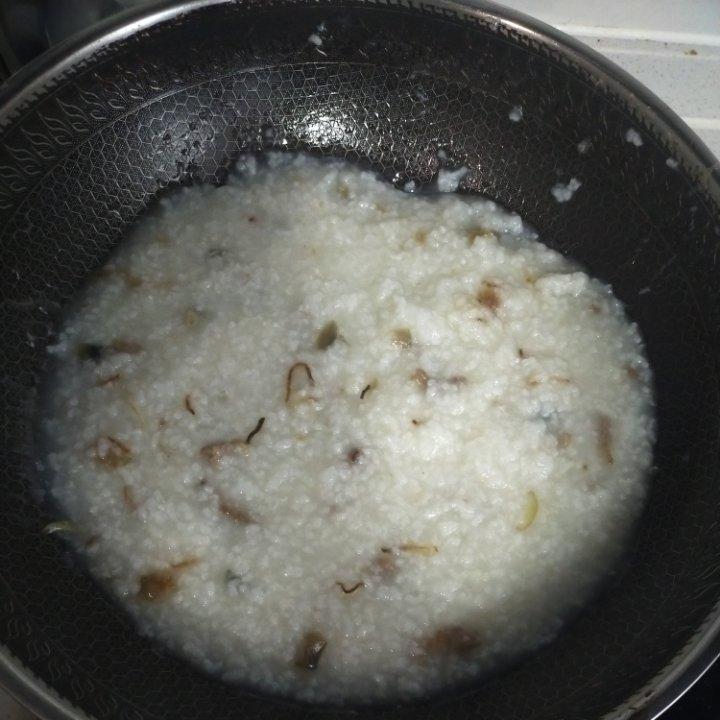 妈妈👩教我做的皮蛋瘦肉粥🥣简单快捷美味😋