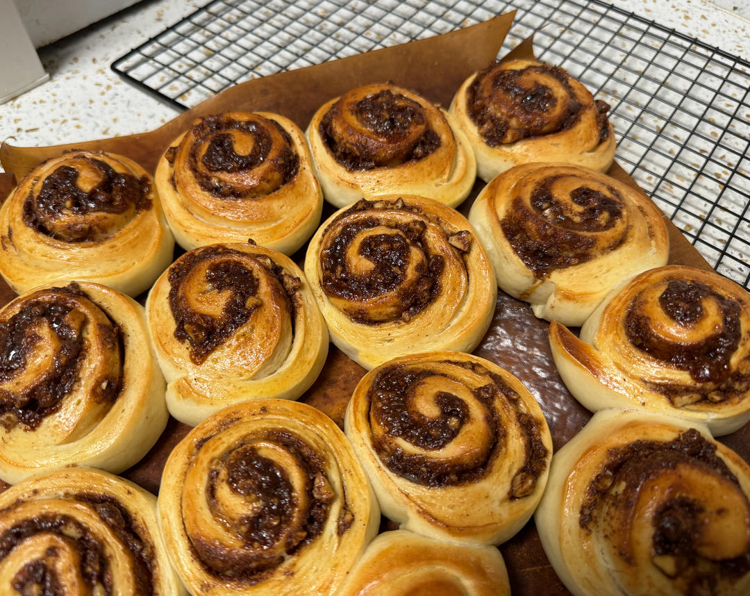 秋冬限定｜全麦红糖核桃肉桂卷