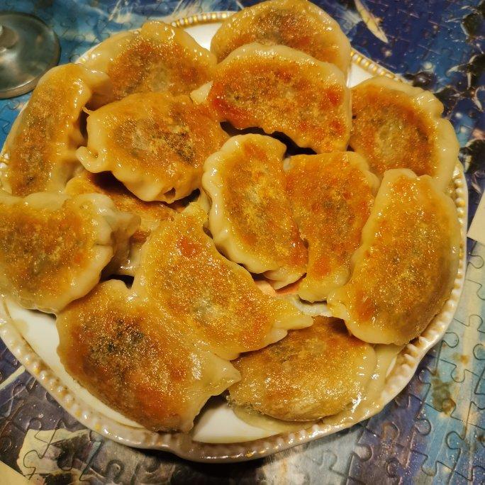 冰花煎饺（个人认为最好吃的饺子做法了！）