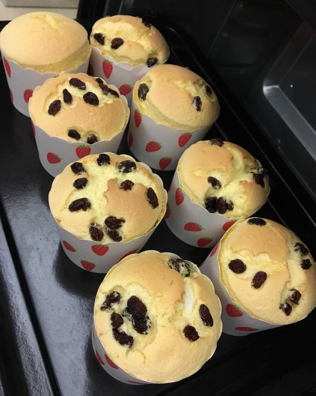 蔓越莓纸杯戚风小蛋糕
