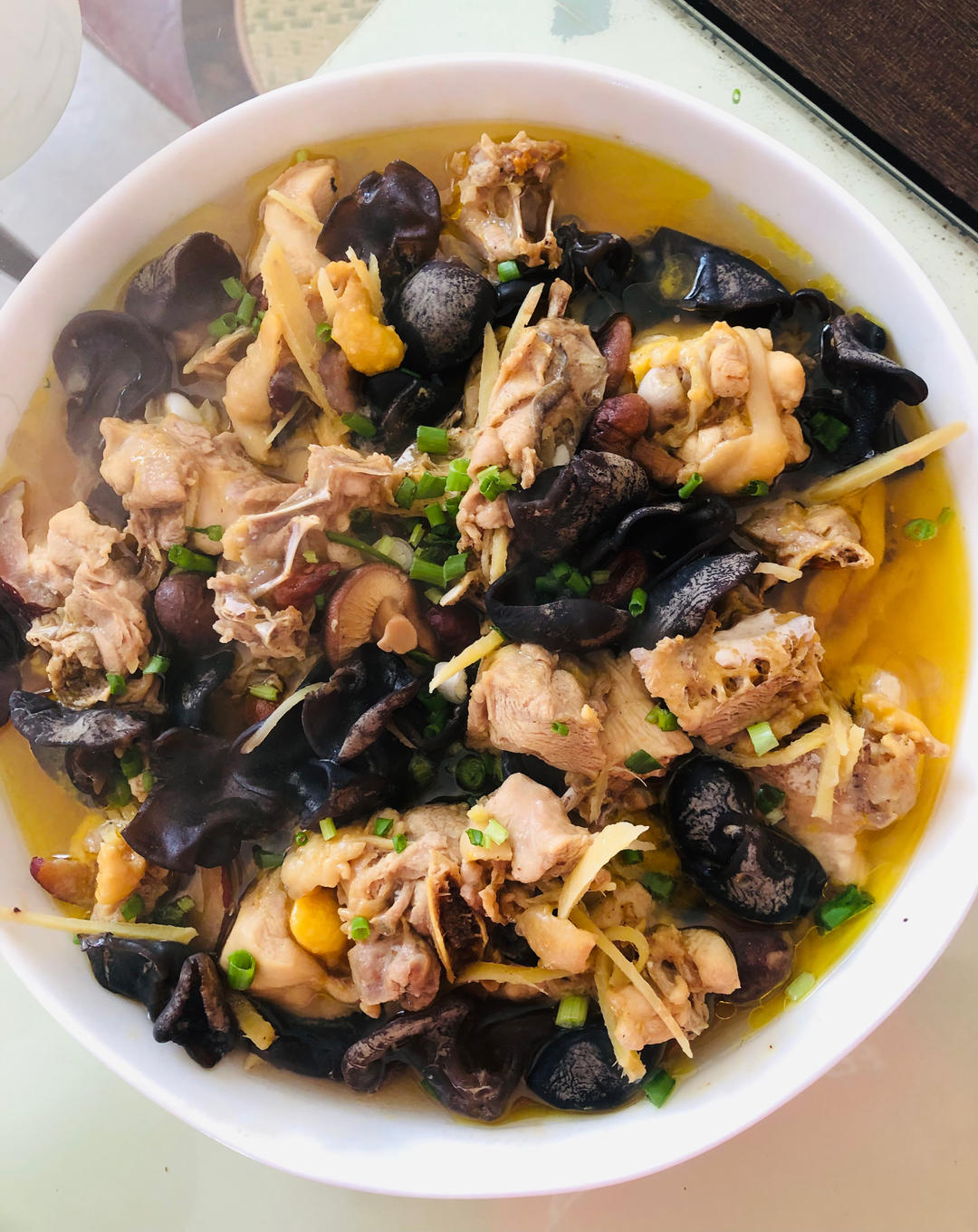 冬菇云耳蒸滑鸡（广式经典做法）