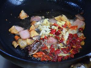 腊肉干煸花菜的做法 步骤8
