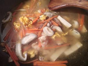 香菇虾仁豆腐汤的做法 步骤7