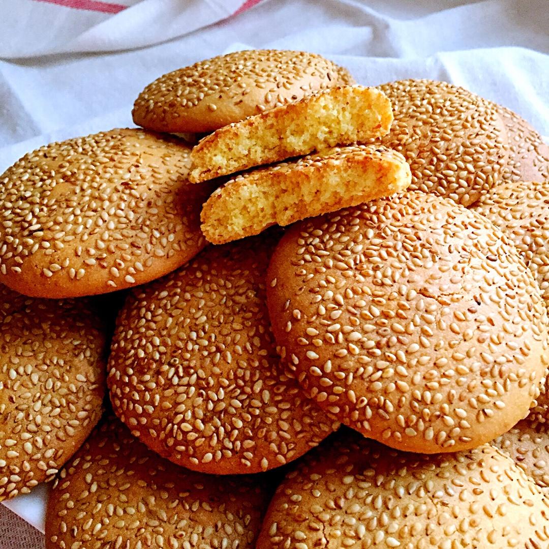 玉米面麻饼 拔丝泡芙树做的玉米面麻饼 拔丝泡芙树