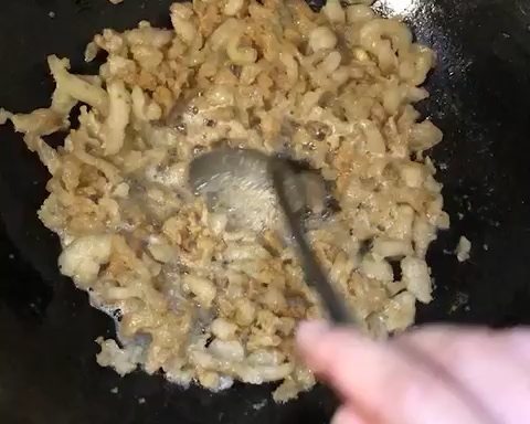 酸菜油渣水饺的做法