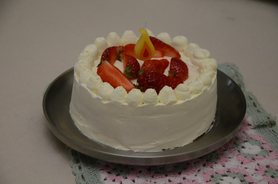 草莓流心生乳酪慕斯蛋糕