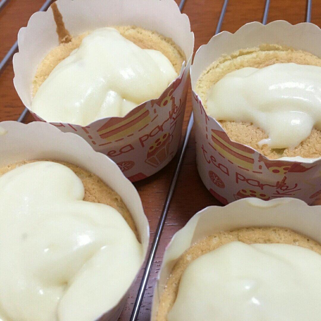 北海道戚风蛋糕(附卡仕达奶油做法)