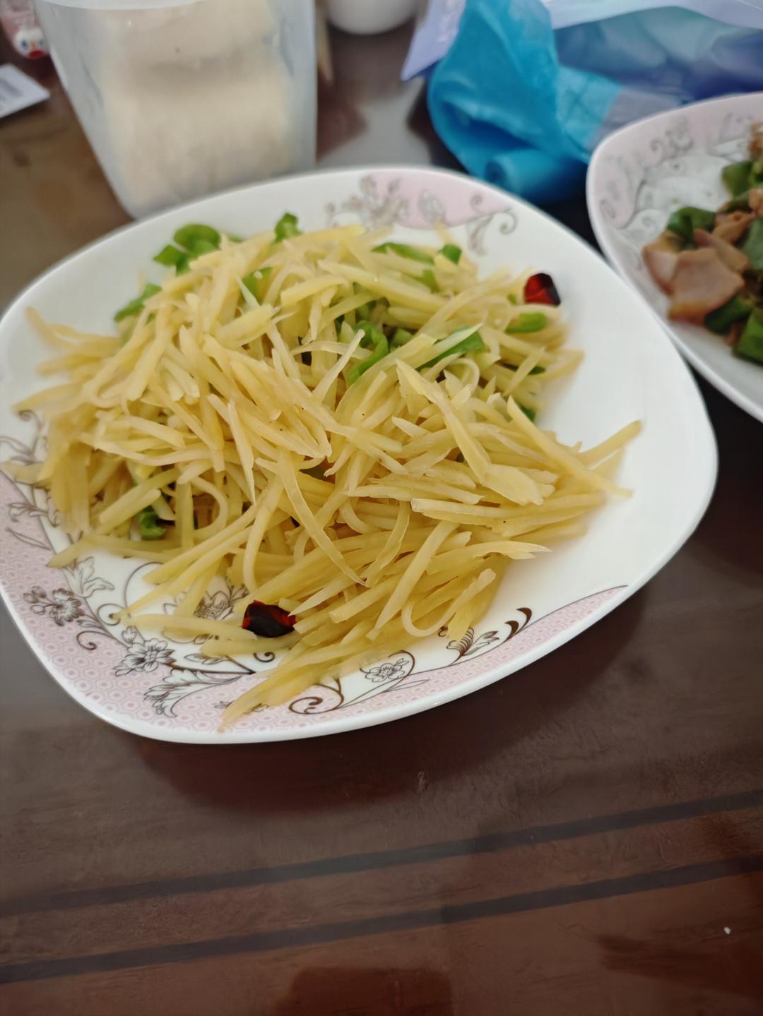 酸辣土豆丝的家常做法 超级下饭