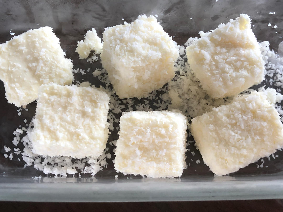 完胜85度C牛奶椰丝小方