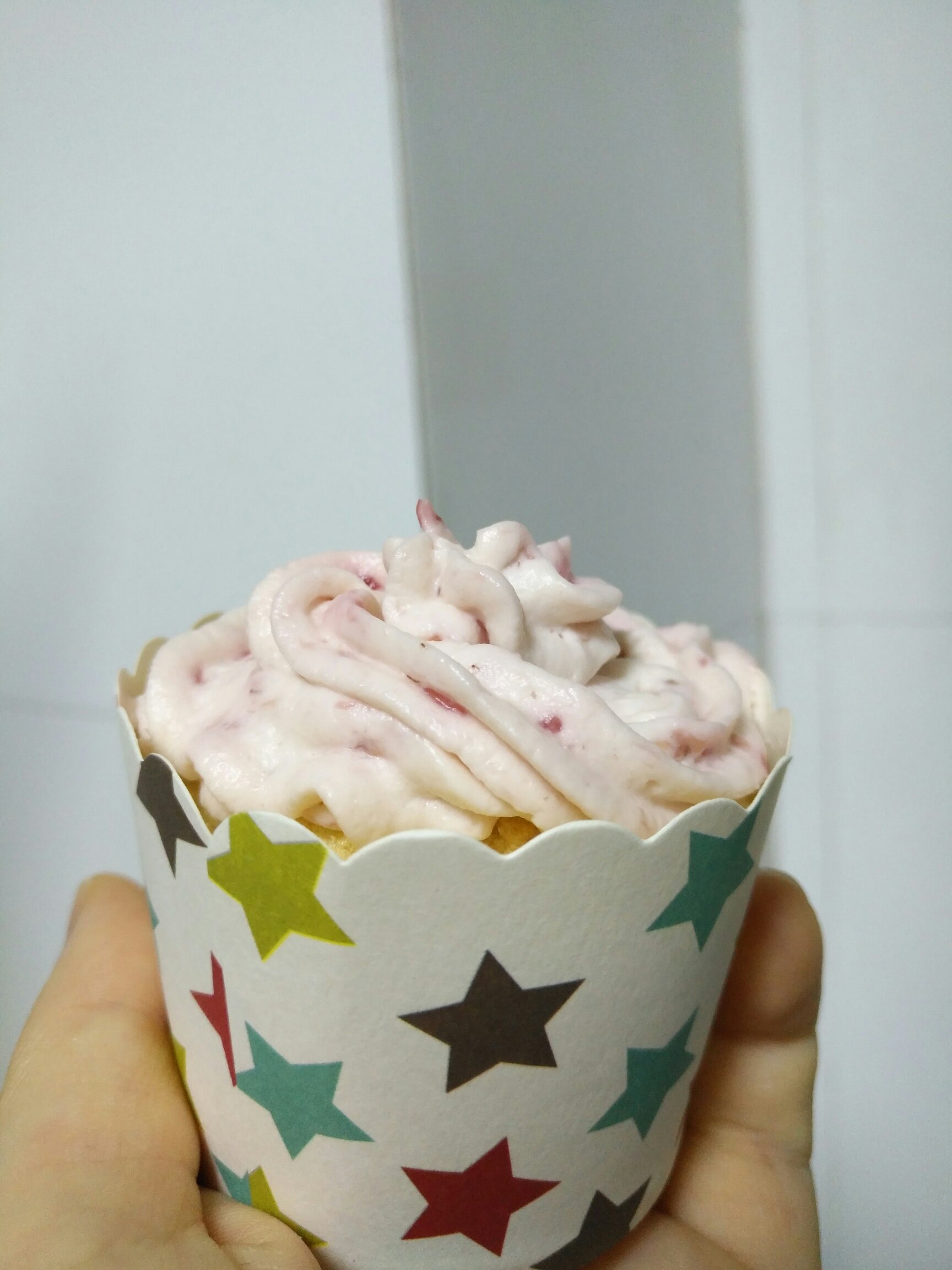 粉红草莓奶油cupcake