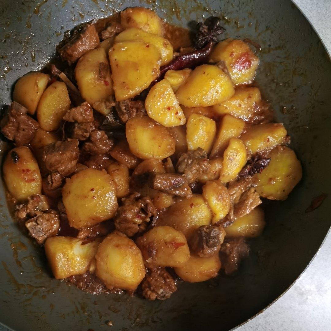 土豆烧排骨