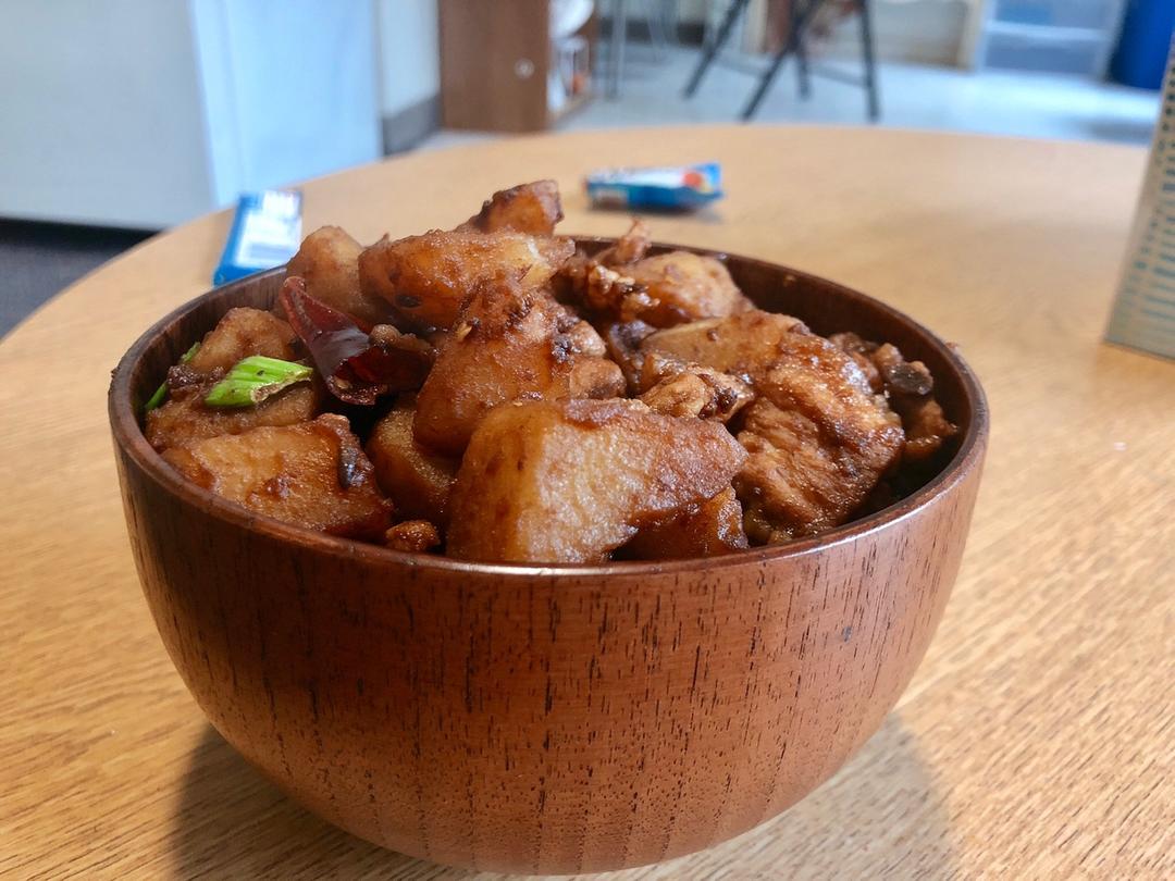 五花肉干煸土豆片