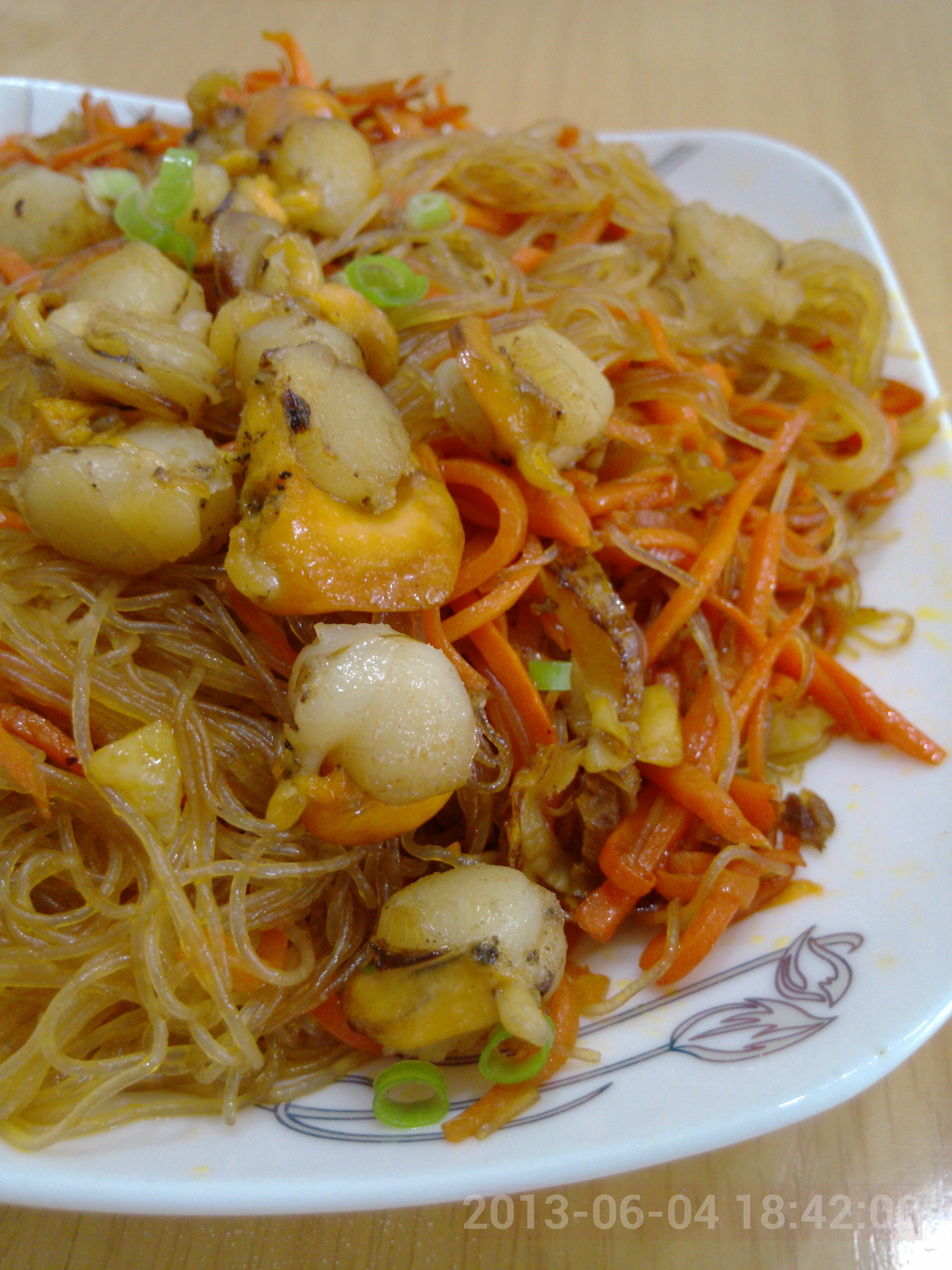 微蓝m做的越式旺火炒米线配嫩煎扇贝