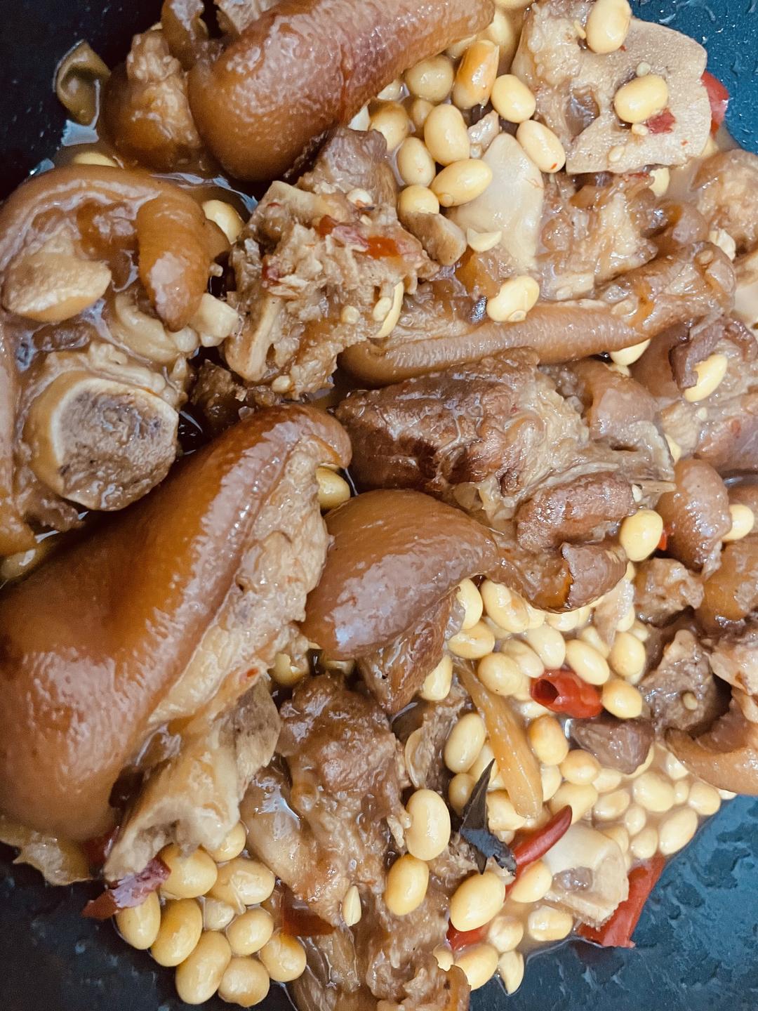 黄豆焖猪手