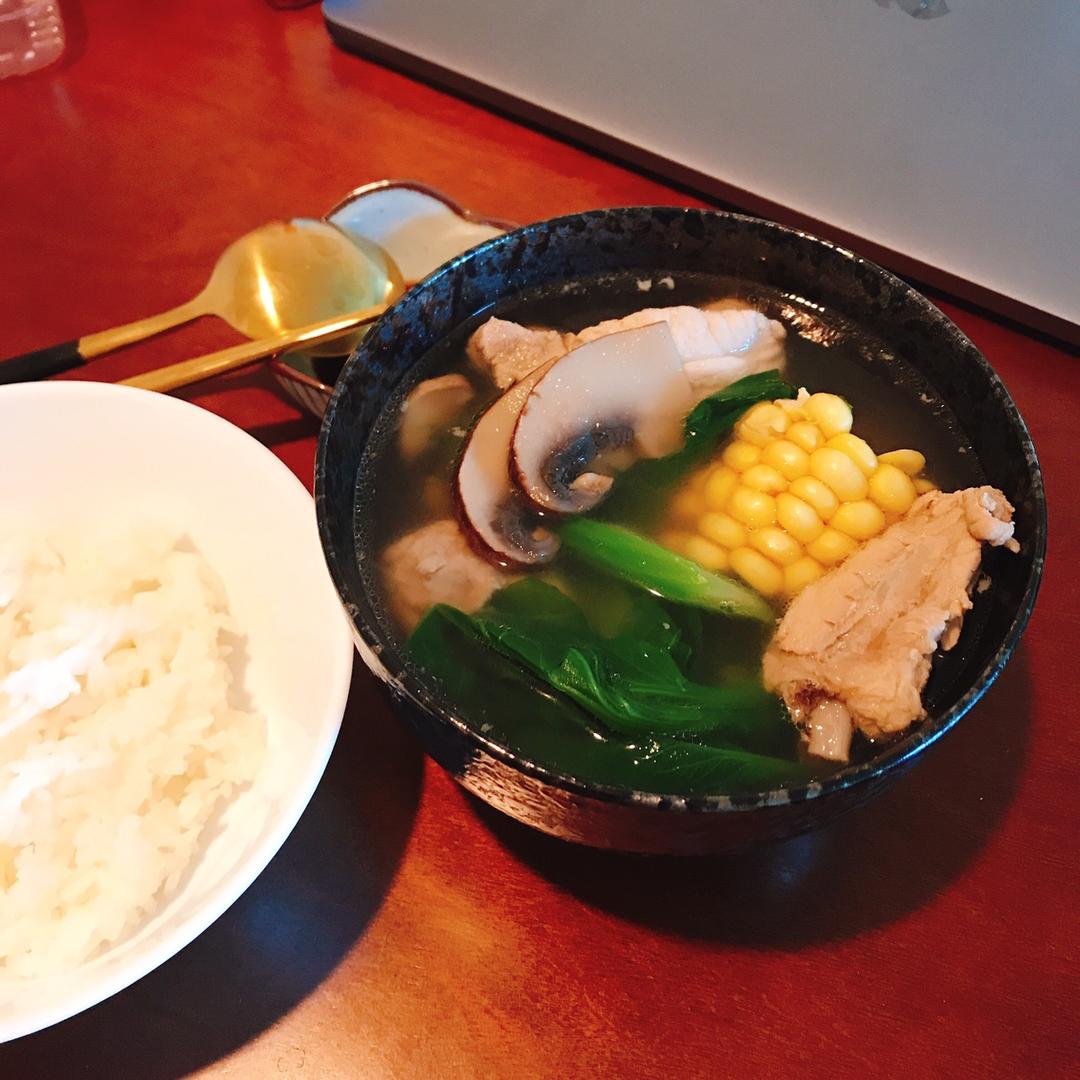 排骨玉米汤